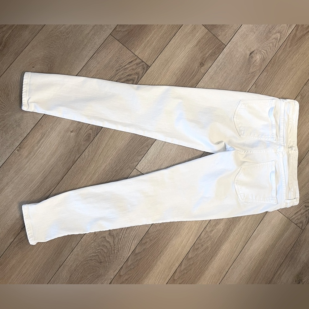 Rich & Skinny stretchy ankle jeans. 26 inch inseam. Perfect for summer! EUC